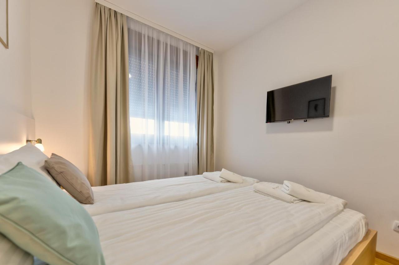 Luxury And Apartment *