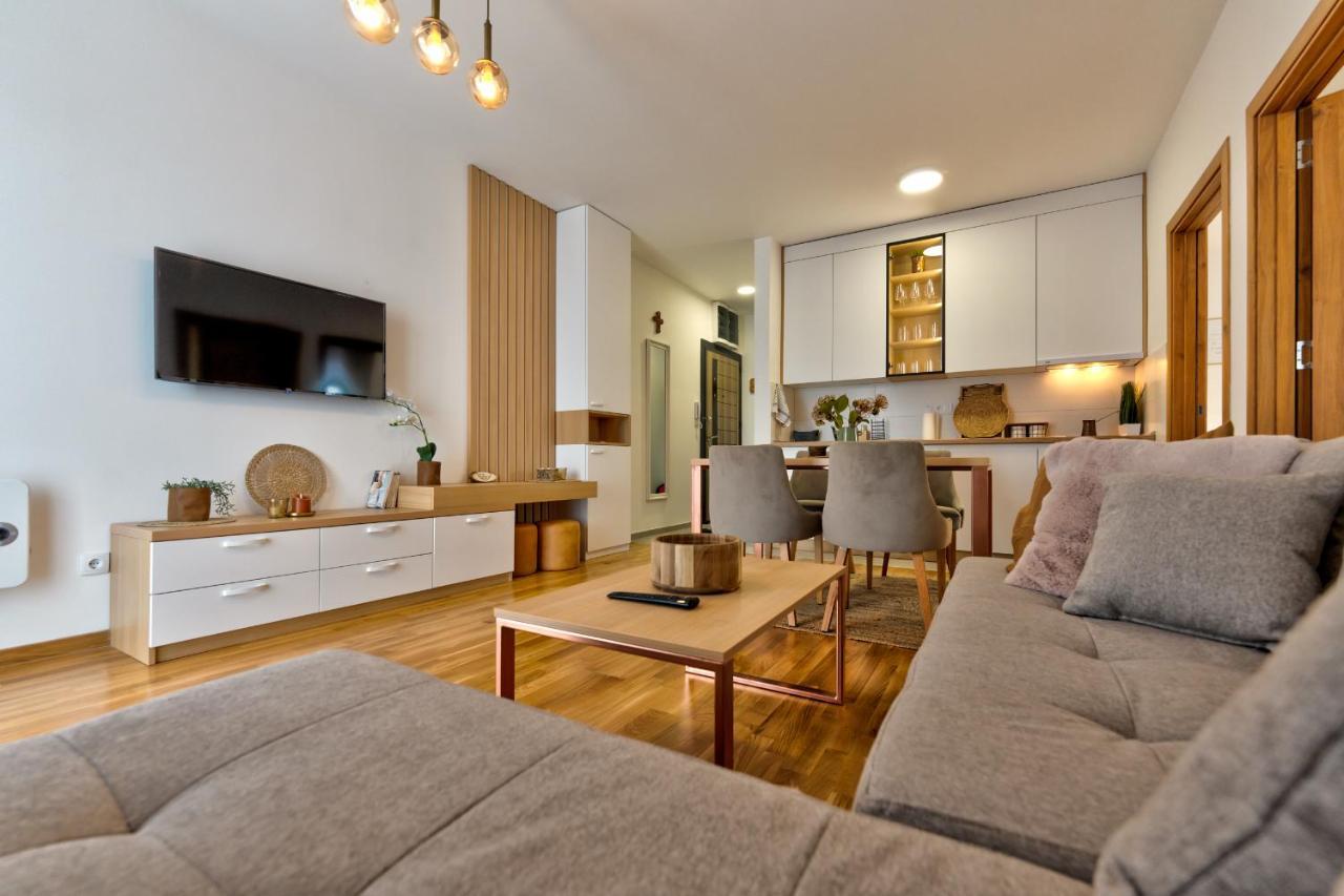 Luxury And Apartment *